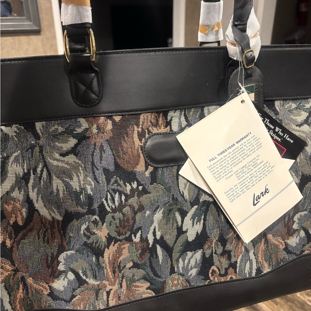 Lark & Ro Floral Travel Bag - Black and Brown